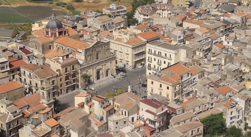 Al momento stai visualizzando Funerali di Gaetano Sciarrotta: Casteltermini proclama lutto cittadino
