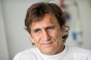 Scopri di più sull'articolo Addio ad Alex Zanardi, simbolo di forza e determinazione nelle sfide impossibili