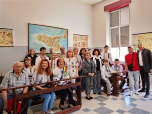 Scopri di più sull'articolo Visita degli studenti della Nucet Technological High School ai luoghi di Sciascia