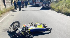 Scopri di più sull'articolo Tragico incidente tra moto e fuoristrada: perde la vita un 45enne