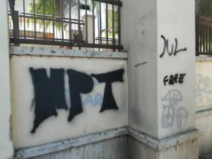 Scopri di più sull'articolo Villa XXV Aprile a Campobello di Licata deturpata da scritte contro i trapper