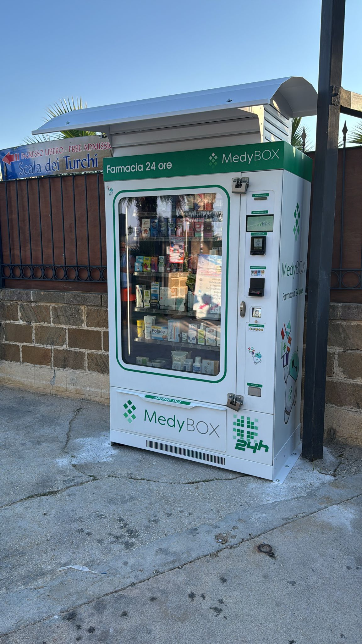Al momento stai visualizzando Un nuovo presidio farmaceutico automatico alla Scala dei Turchi di Realmonte