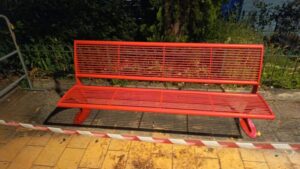 Scopri di più sull'articolo Panchina rossa in piazza Cavour per commemorare Antonella Alfano