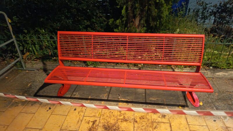 Scopri di più sull'articolo Panchina rossa in piazza Cavour per commemorare Antonella Alfano