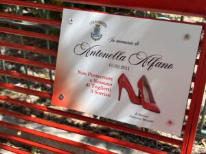 Scopri di più sull'articolo Una panchina rossa ad Agrigento in memoria di Antonella Alfano