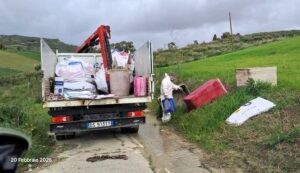 Scopri di più sull'articolo Rimozione di 235 tonnellate di rifiuti sulle strade provinciali agrigentine