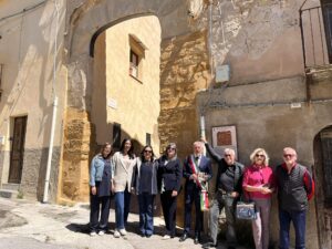 Scopri di più sull'articolo Arco Calafato di Agrigento restaurato: il sindaco Miccichè illustra il progetto