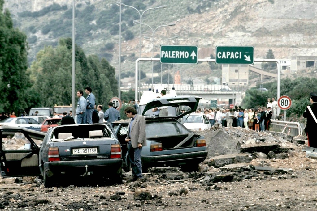 Al momento stai visualizzando Capaci, 34 anni dopo: la Sicilia ricorda le vittime della strage