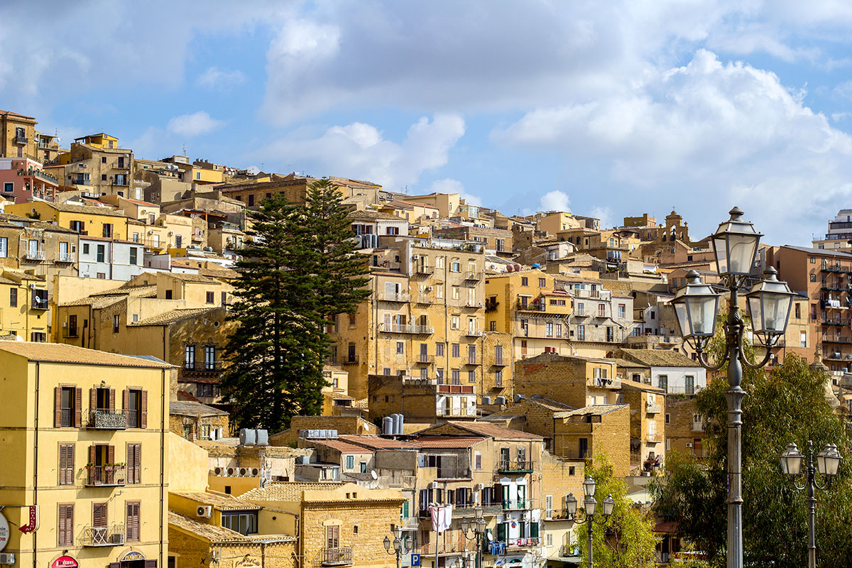 Scopri di più sull'articolo Rivitalizzazione del centro: Agrigento riapre i cortili storici