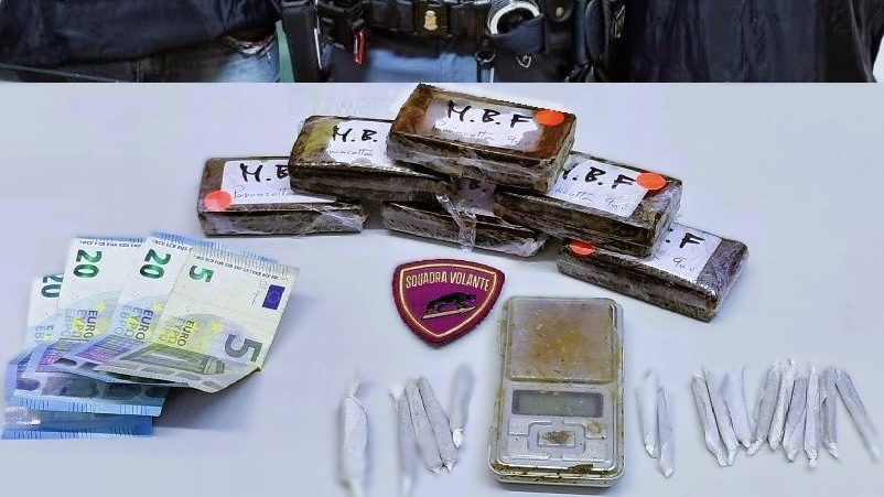 Al momento stai visualizzando Ventenne arrestato con mezzo chilo di droga in casa: ecco i dettagli