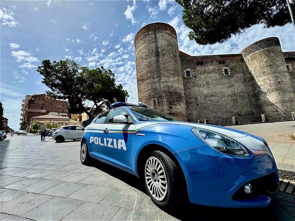 Al momento stai visualizzando Aggressione ai poliziotti: evaso dai domiciliari arrestato in meno di 48 ore