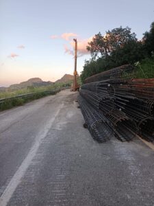 Scopri di più sull'articolo In arrivo i pali di contenimento per la frana sulla SS 118