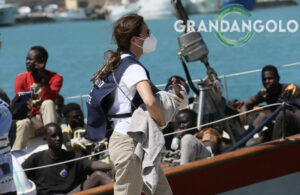 Scopri di più sull'articolo Tragedia a Lampedusa: neonata perde la vita a causa del freddo dopo sbarco