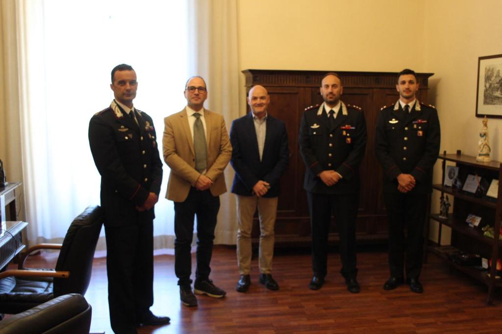 Al momento stai visualizzando Colonnello De Tullio elogia i Carabinieri di Licata per l’operazione “Omnia