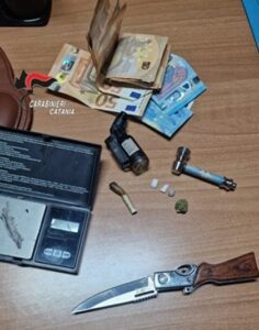 Scopri di più sull'articolo Controllo di routine rivela droga e soldi: un denunciato nel centro città