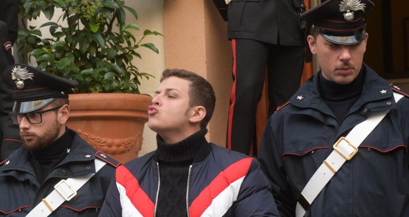 Al momento stai visualizzando Restituito a Leandro Greco l’anello simbolo del “Papa” nella lotta alla mafia