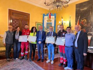 Scopri di più sull'articolo Attestati di riconoscimento per la Centrale operativa del 118 di Caltanissetta