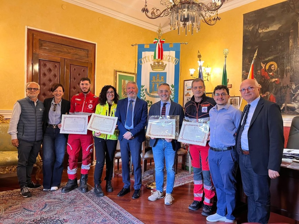 Al momento stai visualizzando Attestati di riconoscimento per la Centrale operativa del 118 di Caltanissetta