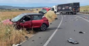 Scopri di più sull'articolo Incidente tra auto e tir: due persone rimangono ferite