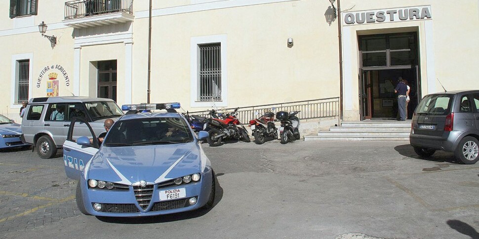 Al momento stai visualizzando Sequestri e denunce ad Agrigento: colpito anche un negozio di cannabis