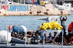 Scopri di più sull'articolo Inchiesta aperta dopo la morte di una neonata sbarcata a Lampedusa