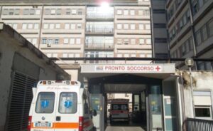 Scopri di più sull'articolo Grave incidente: un medico cade dal quarto piano di casa sua