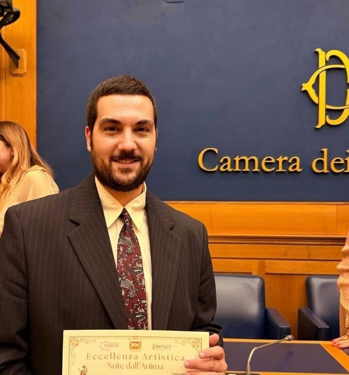 Al momento stai visualizzando Daniele Magro riconosciuto alla Camera per il suo contributo alla musica italiana