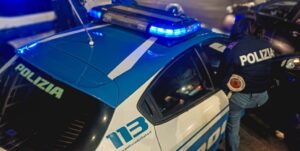 Scopri di più sull'articolo Gambizzato un 28enne in pieno centro: paura tra i passanti