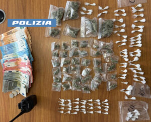 Scopri di più sull'articolo Catania: giovane arrestato con droga, munizioni e ricetrasmittente