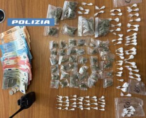 Scopri di più sull'articolo Arrestato un 25enne mentre spacciava in strada: è finita male per lui