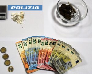 Scopri di più sull'articolo Due donne arrestate per spaccio di droga grazie a segnalazioni via app