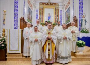 Scopri di più sull'articolo Celebrazione del Decimo di Sacerdozio per Don Arcuri, La Corte e Militello