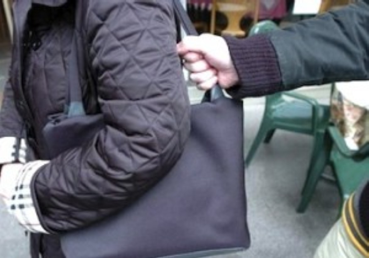 Al momento stai visualizzando Arrestato 55enne per il furto con scippo di un’anziana ad Agrigento