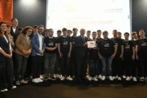 Scopri di più sull'articolo Studentesse e studenti siciliani premiati dal governatore Schifani
