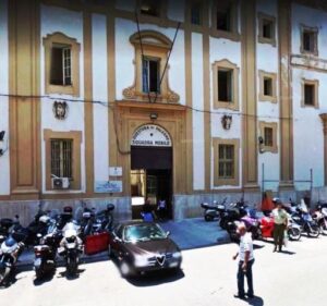 Scopri di più sull'articolo Sparatoria in strada: una donna colpita accidentalmente dai proiettili