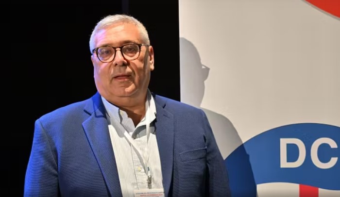 Al momento stai visualizzando Cuffaro richiede il patteggiamento per corruzione e traffico d’influenze