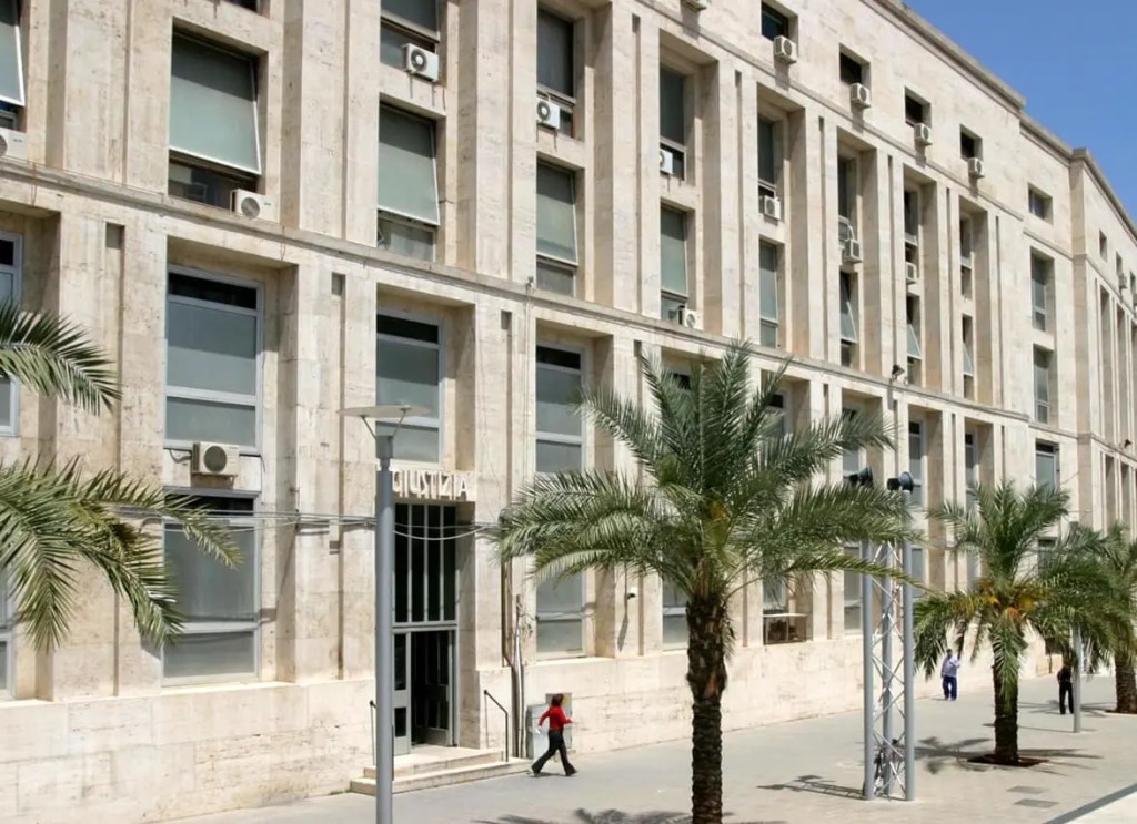 Al momento stai visualizzando Fermato un 16enne per l’omicidio De Luca a Palermo, ora in carcere