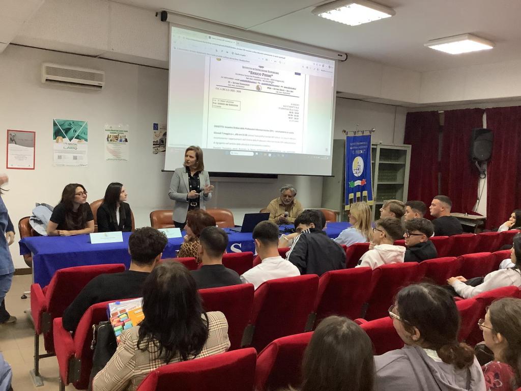 Al momento stai visualizzando Incontro tra Opi e studenti dell’istituto Fermi per la professione infermieristica