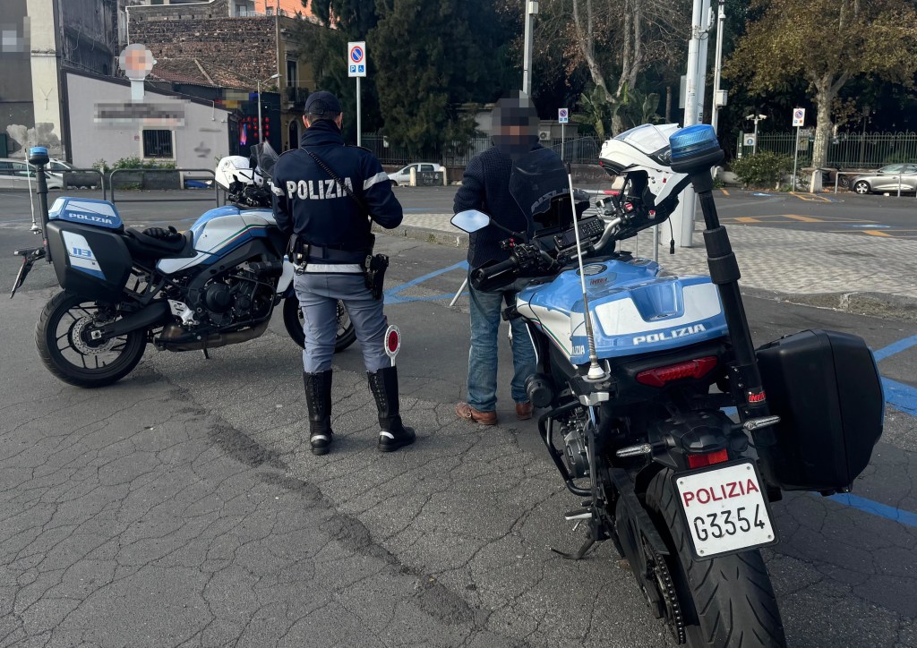 Al momento stai visualizzando Parcheggiatore abusivo arrestato per violazione della sorveglianza speciale