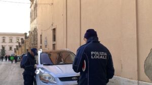 Scopri di più sull'articolo Avvocato denunciato dopo aver chiamato il 112 durante un fermo dei Vigili