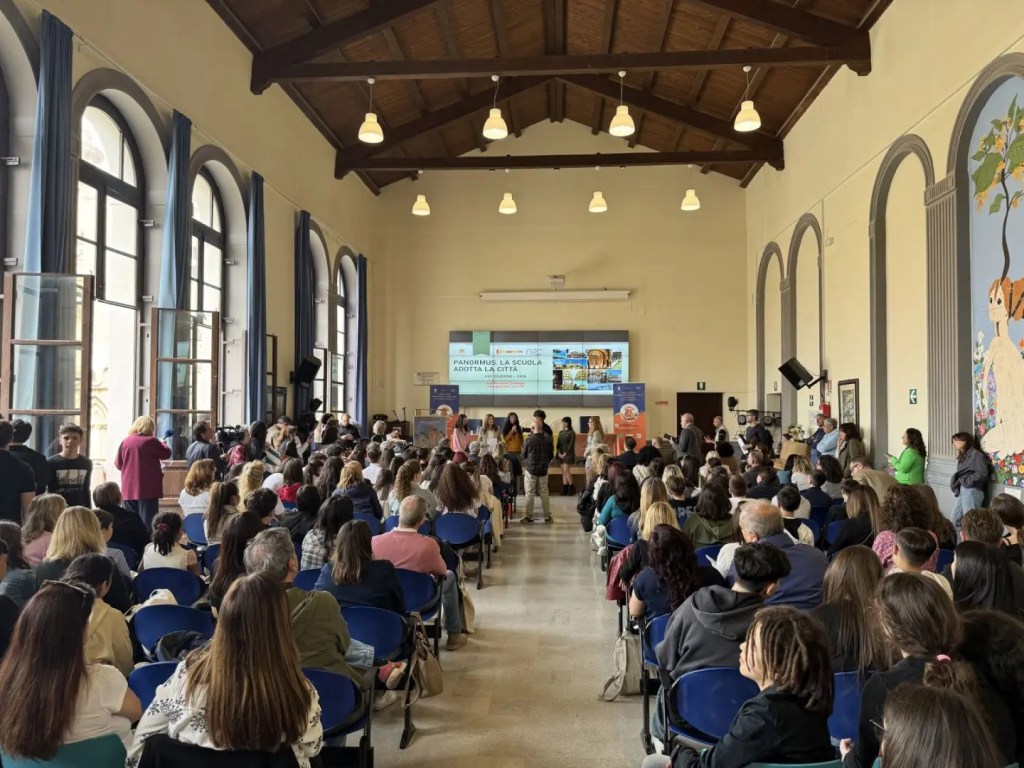 Al momento stai visualizzando Panormus: migliaia di studenti di Palermo in campo per la città