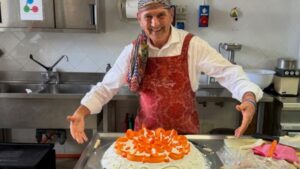 Scopri di più sull'articolo Carota Novella di Ispica IGP in mostra a Palermo con lo chef Peppe Giuffrè