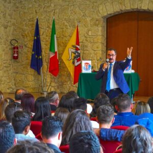 Scopri di più sull'articolo Decio Terrana (UDC) invita i moderati a unirsi per un Centro responsabile