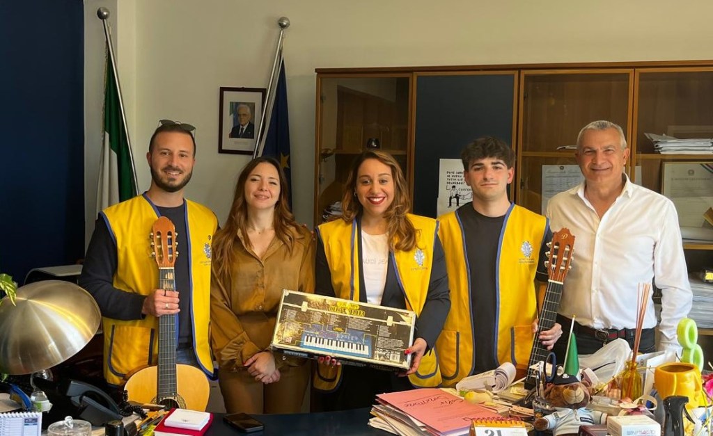 Al momento stai visualizzando Strumenti musicali in dono al carcere di Agrigento grazie al Leo Club Host