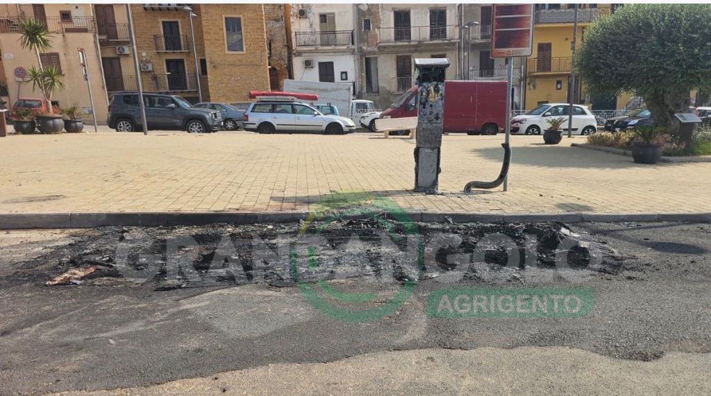 Al momento stai visualizzando Indagini avviate dopo l’incendio di un’auto in piazza Ravanusella