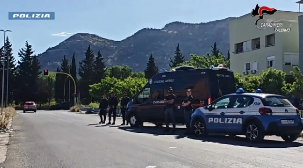 Al momento stai visualizzando Arresti e denunce nel blitz delle forze dell’ordine al quartiere Zen di Palermo