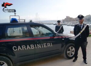Scopri di più sull'articolo Due denunciati per un pestaggio e una rapina da 300 euro