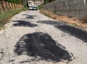 Scopri di più sull'articolo Via Caltafaraci piena di buche, il Comune interviene con lavori urgenti