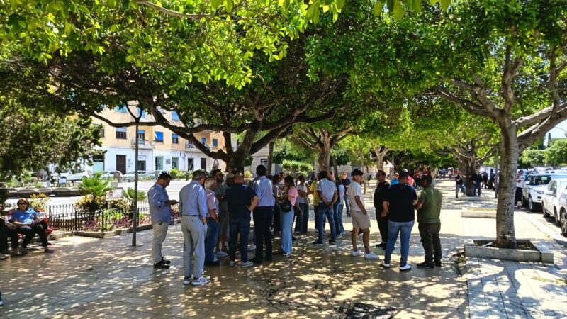 Al momento stai visualizzando Maddalusa senza acqua, solo 20 persone partecipano alla protesta con gli autobottisti