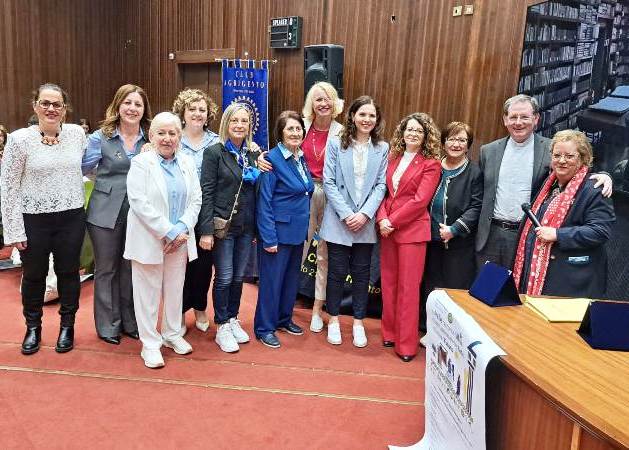 Al momento stai visualizzando Cerimonia finale per “La valle racconta il mito” dell’Inner Wheel Club di Agrigento